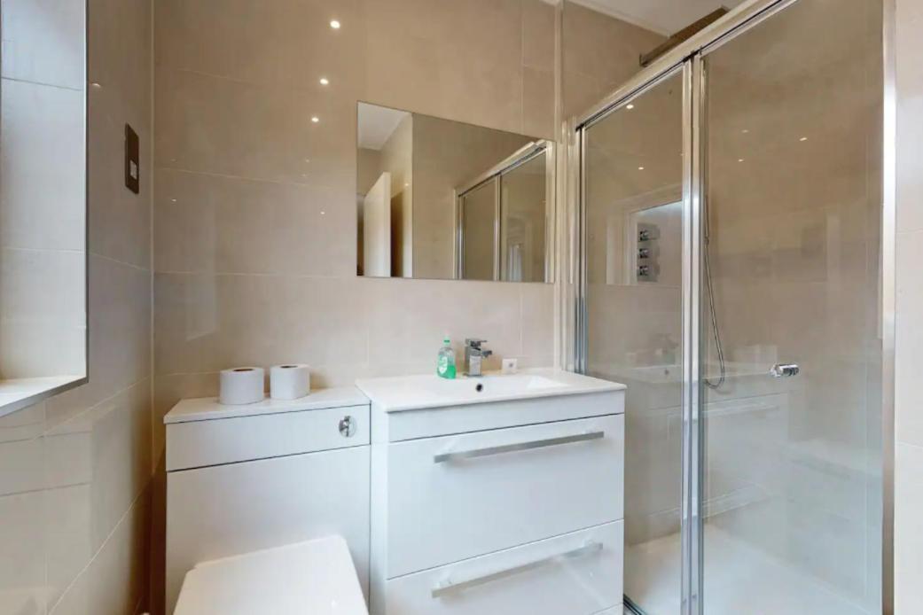 Amazing 2Bed Flat 10Min To Wimbledon Tennis Courts Lägenhet London Exteriör bild